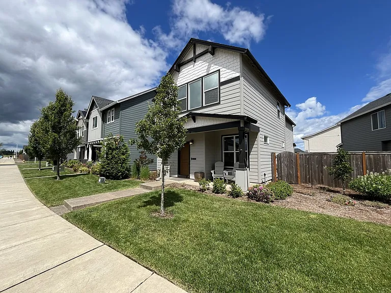 1066 S 29th Blvd — Photo 2
