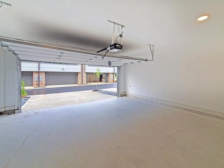 583 King Arnold St — Photo 21