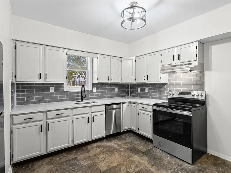 2451 Albany St — Photo 1