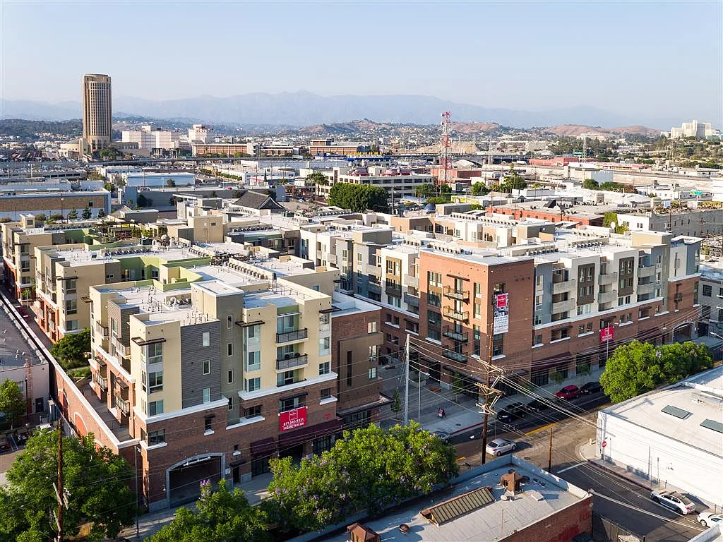 Garey Building — Photo 1