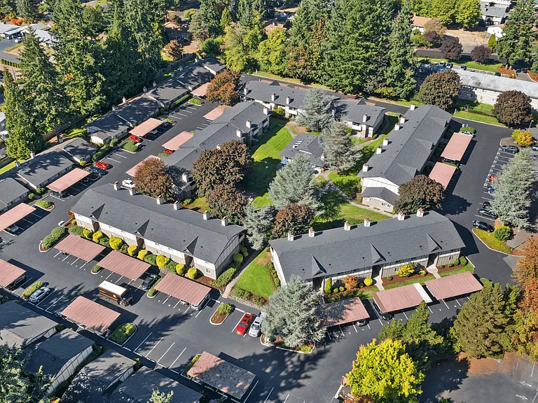 A peaceful, tree-lined community in the heart of University Place.