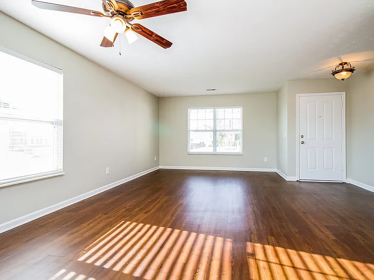 902 Grand Oak Dr — Photo 4