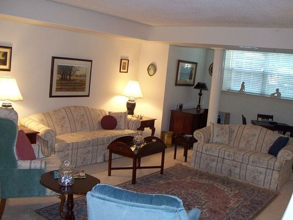 Living Room w/Bonus Alcove