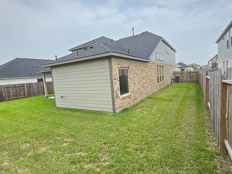 3230 Tilley Dr — Photo 5