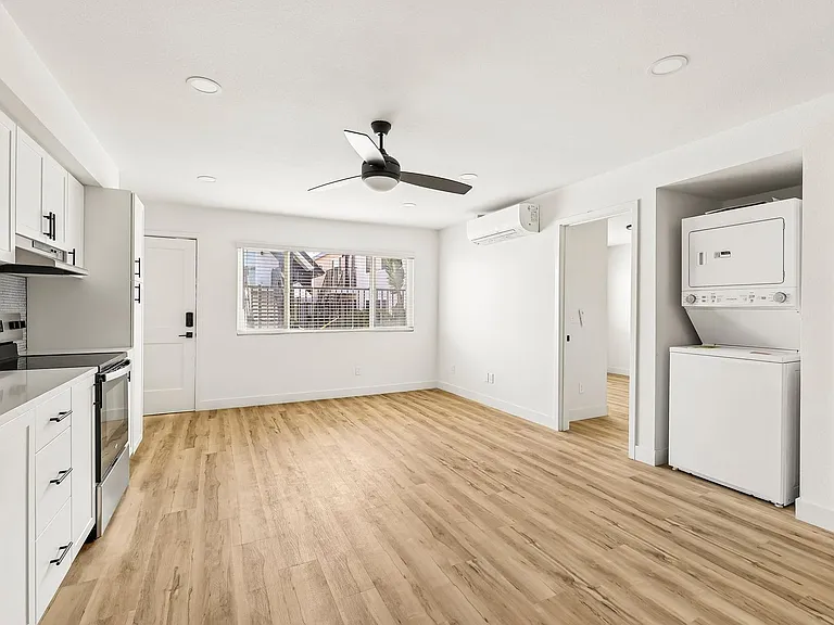 The Crest |NEWLY Renovated Studios, Lofts, 1, 2 & 3 Bedroom Homes Near the Beach — Photo 62