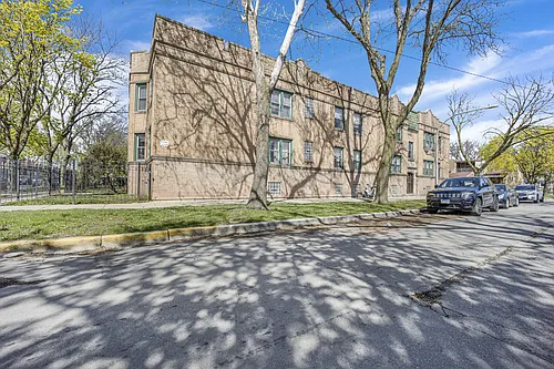 2442 N Kilbourn Ave #2 Photo 1