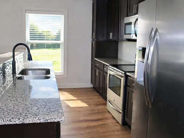 208 Park West Loop — Photo 8