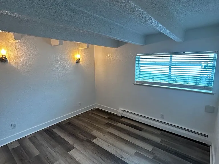 SloHi 1516 Perry Street — Photo 12