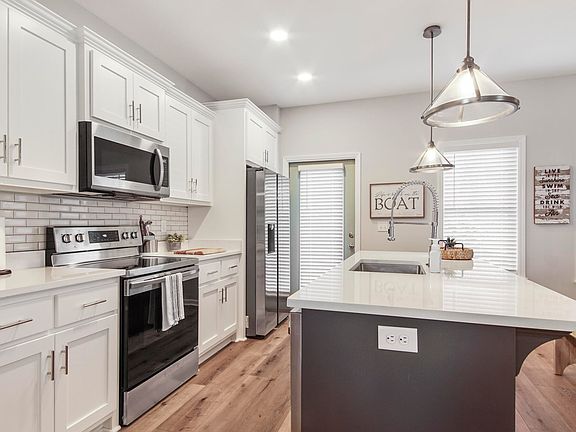 5th image of 408 Raven Ln