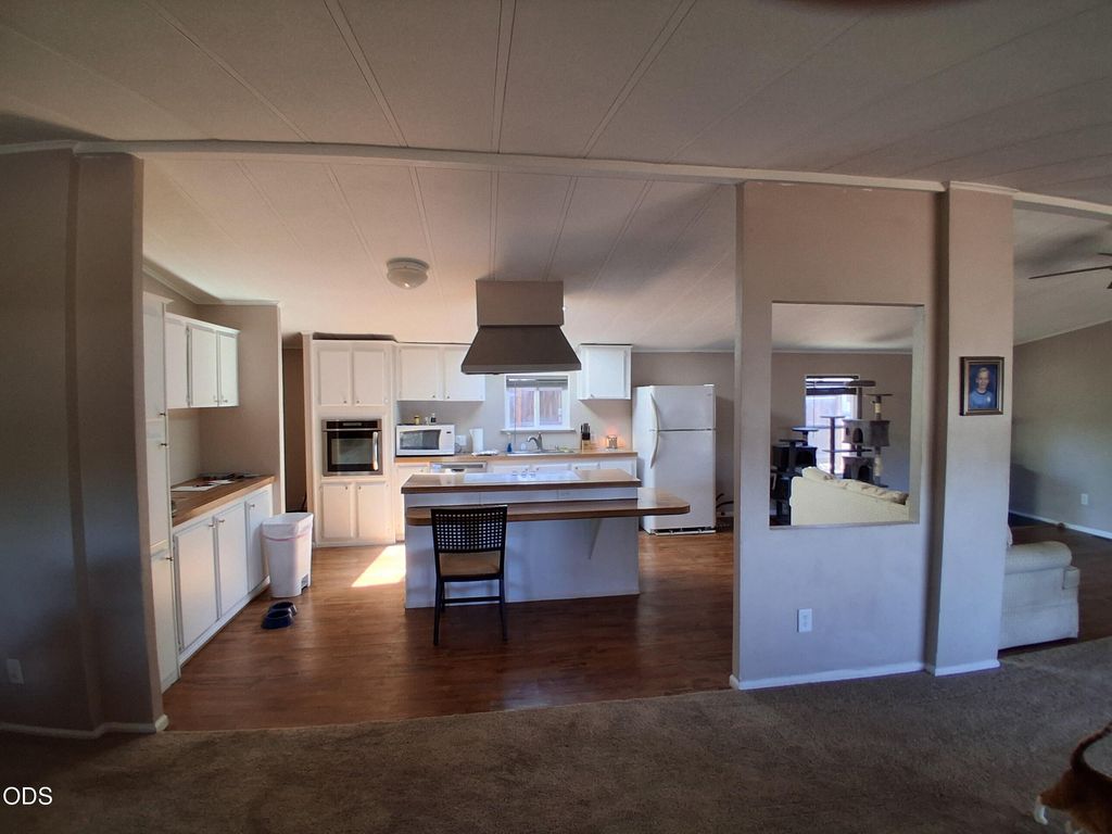 8525 SW Crescent Pl, Terrebonne, OR - View 2