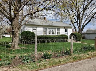 217 Thomas St, Henry, IL 61537