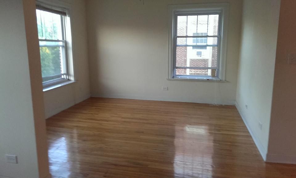 1st image of 2000 W Foster Ave Ste 1