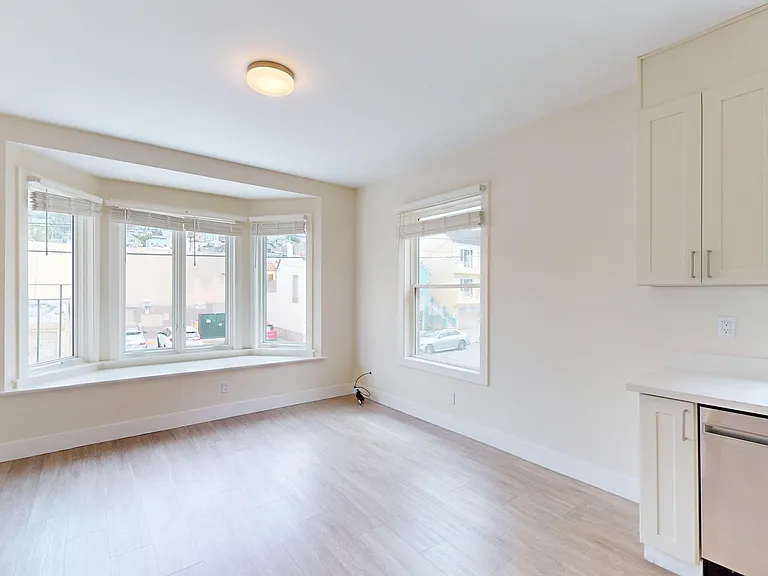 40 Tiffany Ave #1 — Photo 8