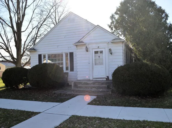 913 S 10th St, Goshen, IN 46526