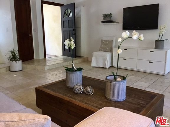 4th image of 6506 Dume Dr