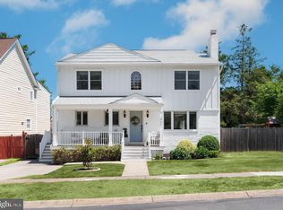 6401 Winnepeg Rd, Bethesda, MD 20817