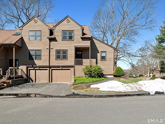 2nd image of 4 Rolling Ridge Road #4