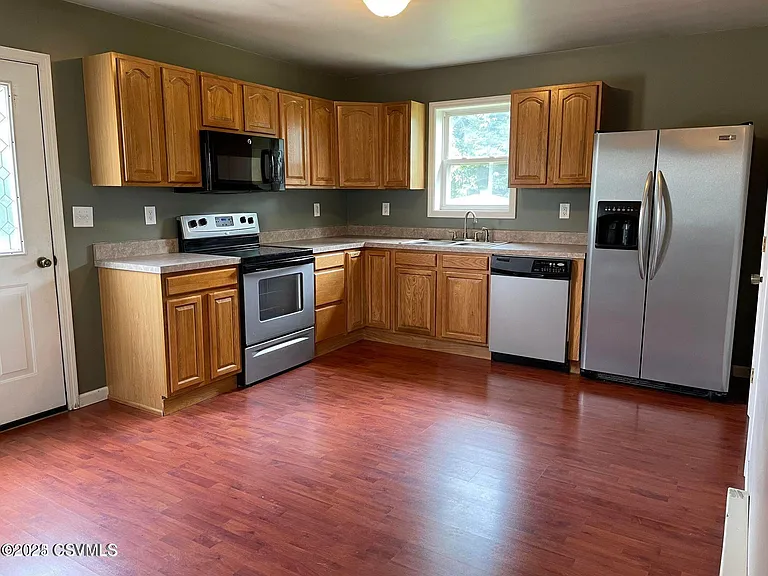 945 Buffalo Rd — Photo 2