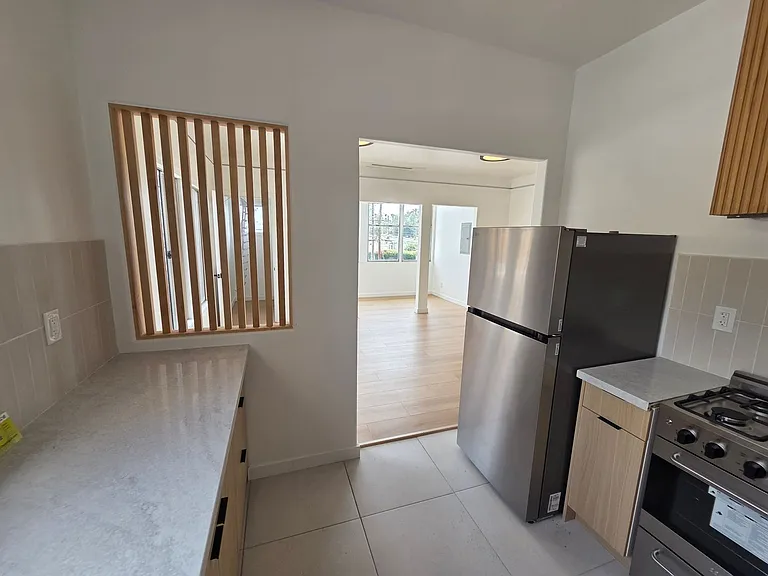 1610 W Sunset Blvd — Photo 4