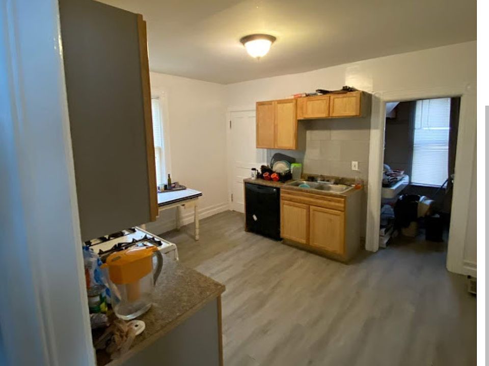 2nd image of 15 Heath St