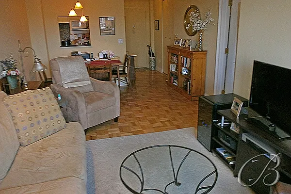 Sold by Bellmarc Realty | media 8