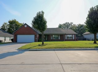 1601 N Detroit Ave, Tulsa, OK 74106