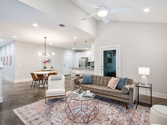 4th image of 656 Bishop Heights Ln