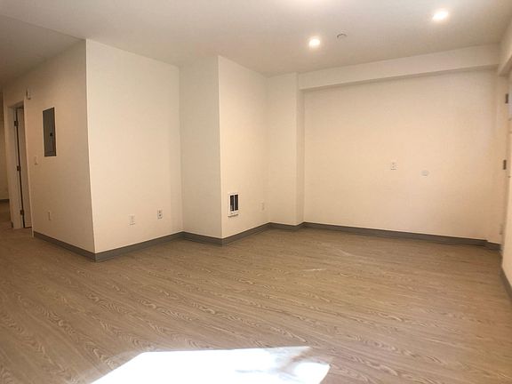 3rd image of 2506 Folsom St #C