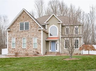 29 Parsons Ct, Manchester, CT 06040