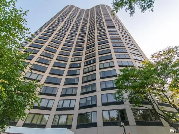 5000 Town Ctr, Southfield, MI 48075