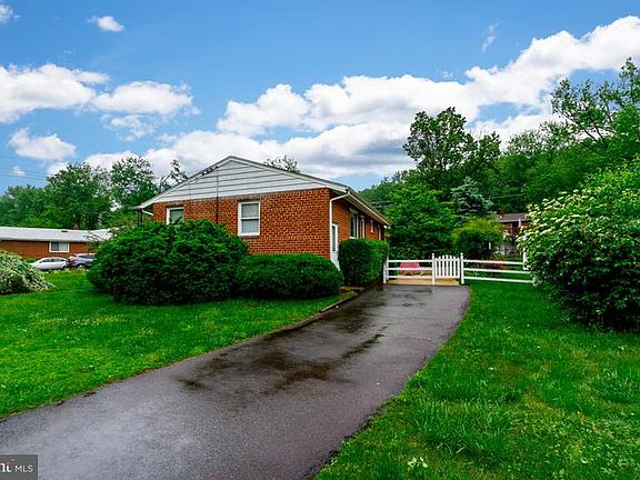 3rd image of 6316 Indian Run Pkwy