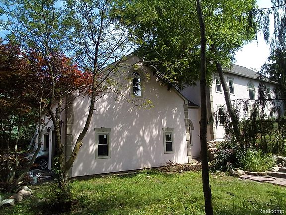 2nd image of 2631 Tessmer Rd