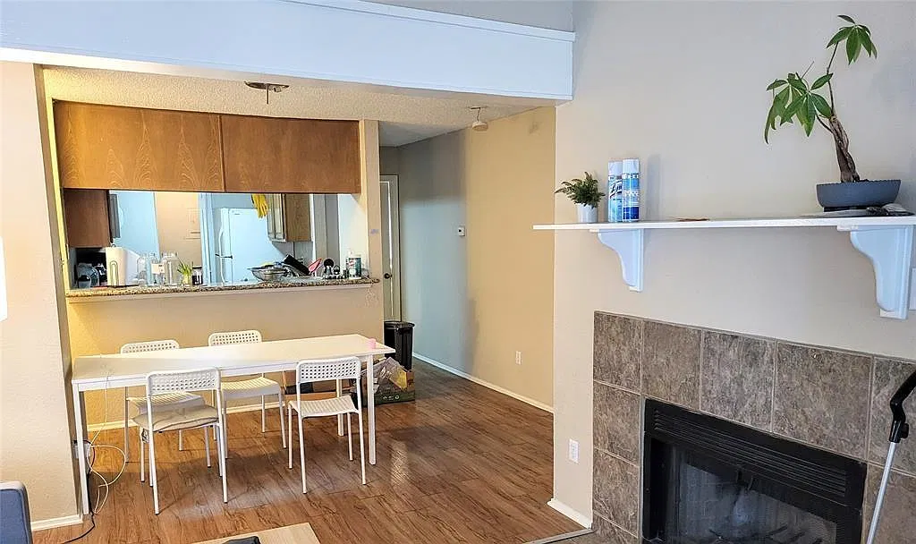 2 bed, 2.0 bath, 904 sqft, $2,000 — Photo 4