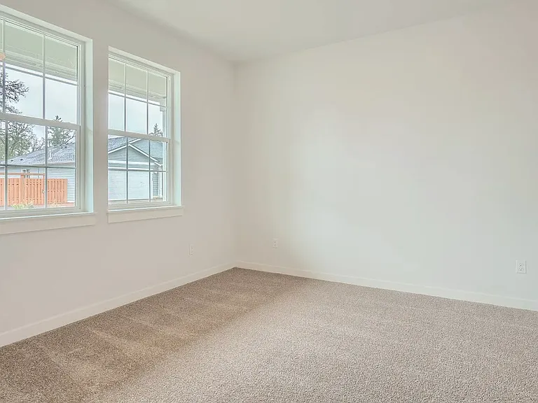 5135 Parkway Dr NE — Photo 10