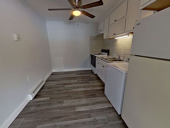 3rd image of 110 Griffith Rd APT 4