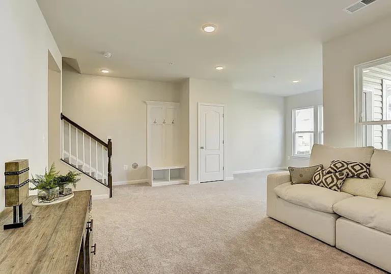 8308 Meadowood Dr — Photo 3