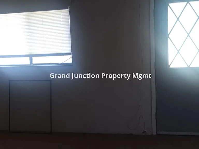 384 E Valley Cir #B — Photo 14