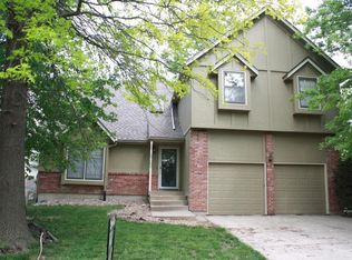 15013 S Arapaho Dr, Olathe, KS 66062