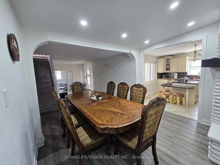 2082 River Rd W — Photo 5