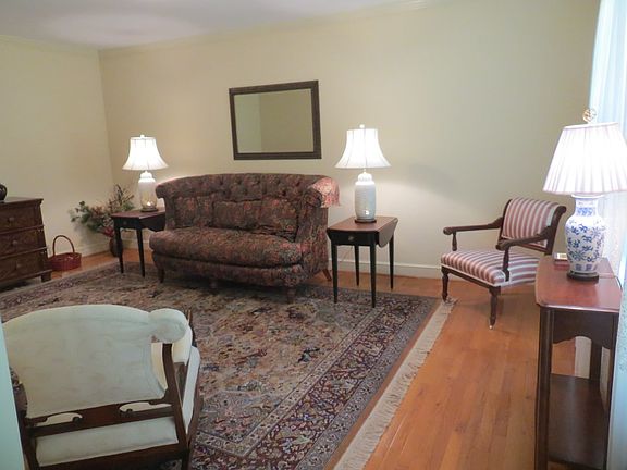 4th image of 405 Sandy River Dr