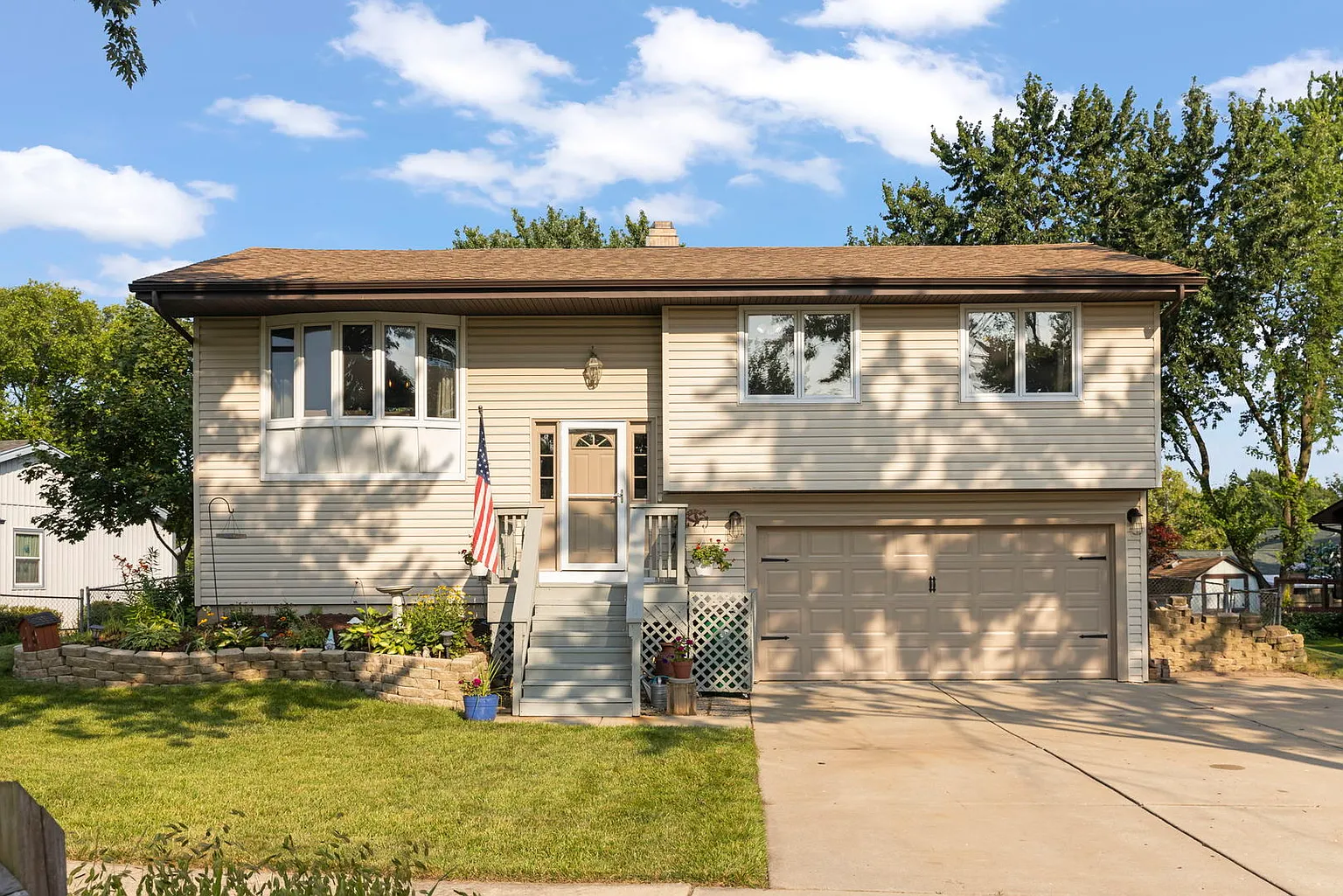 267 Cunningham Ln photo 1