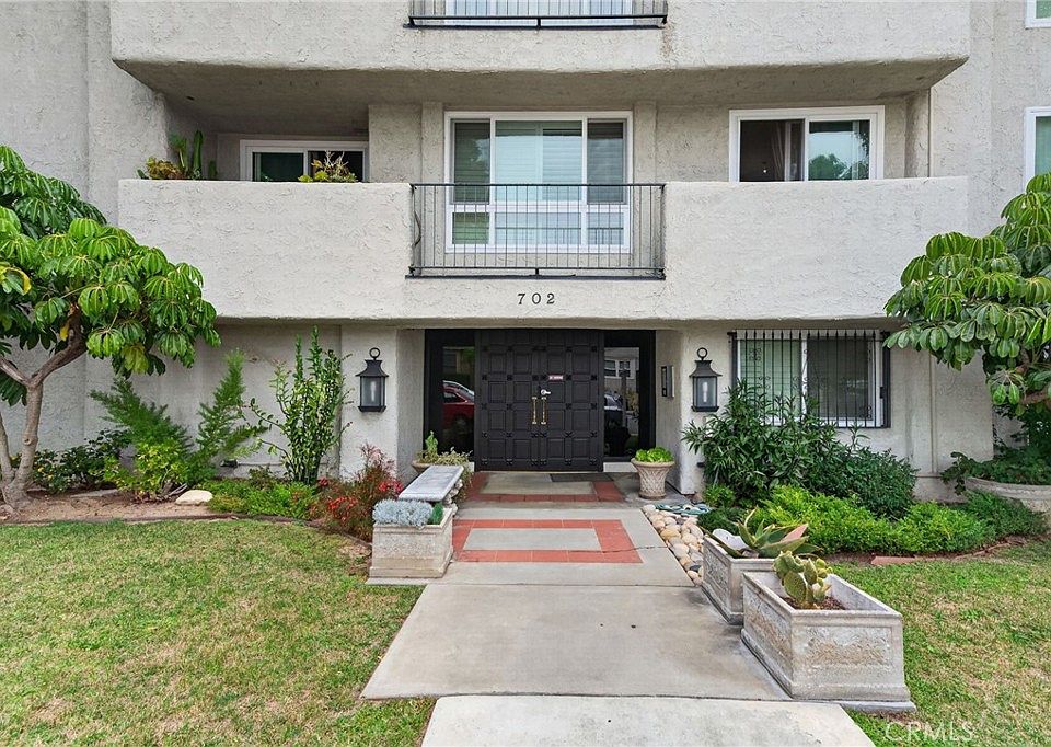 1st image of 702 Park Ave APT 210