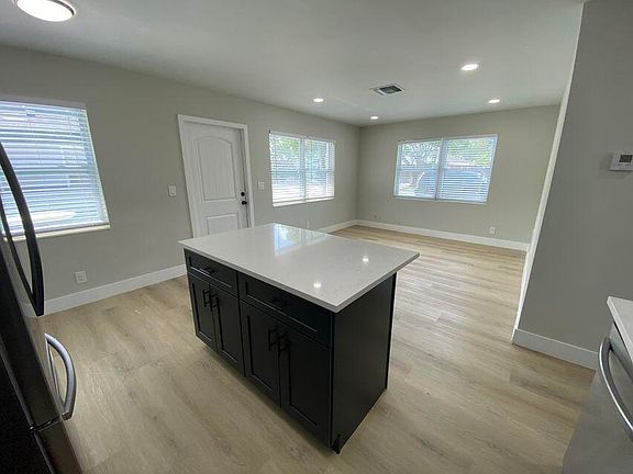 4th image of 332 Walton Boulevard