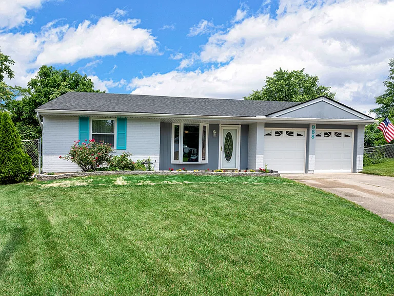 988 Yarger Dr — Photo 1