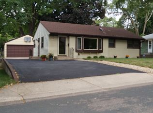1017 Rhode Island Ave N, Golden Valley, MN 55427