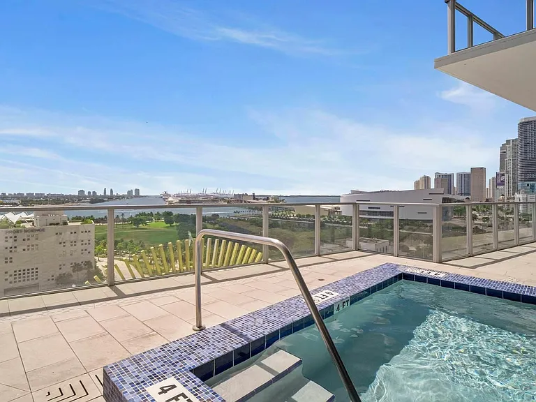 1100 Biscayne Blvd #5802 — Photo 26