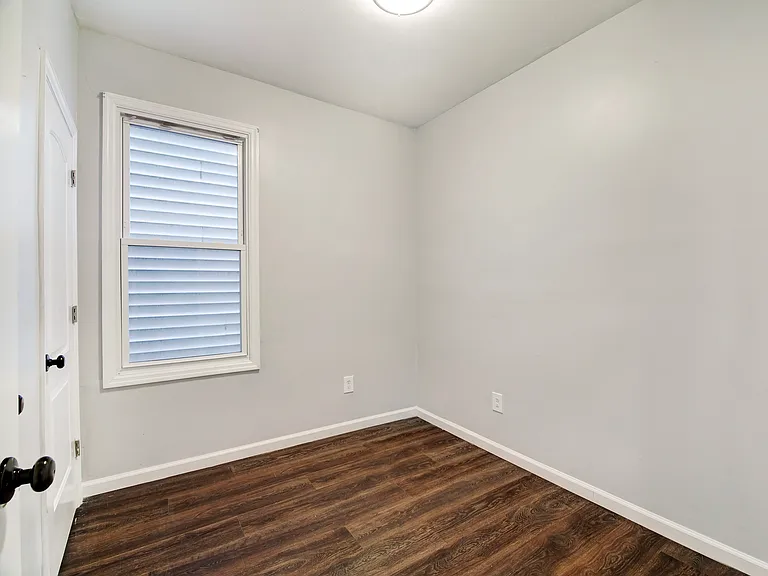 209 N 4th St #1 — Photo 6