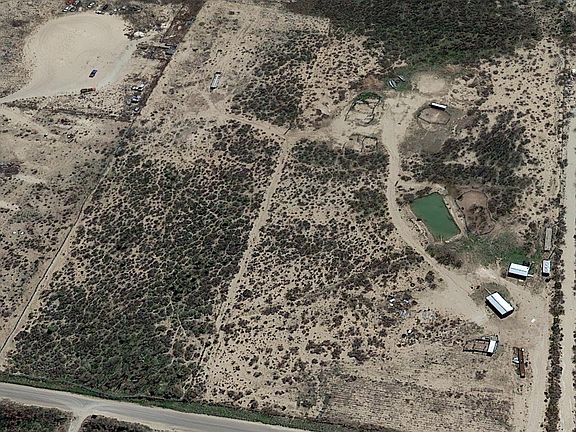 4th image of 904 E 16th St