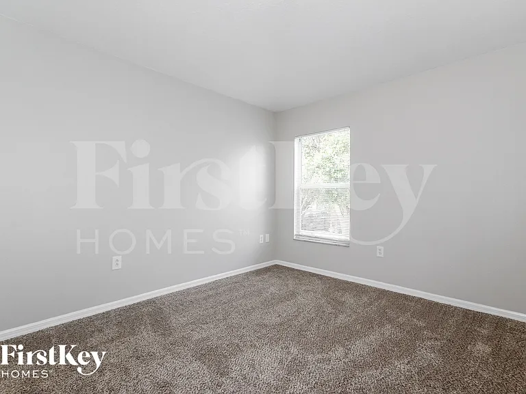 709 Periwinkle Pointe Pl — Photo 16
