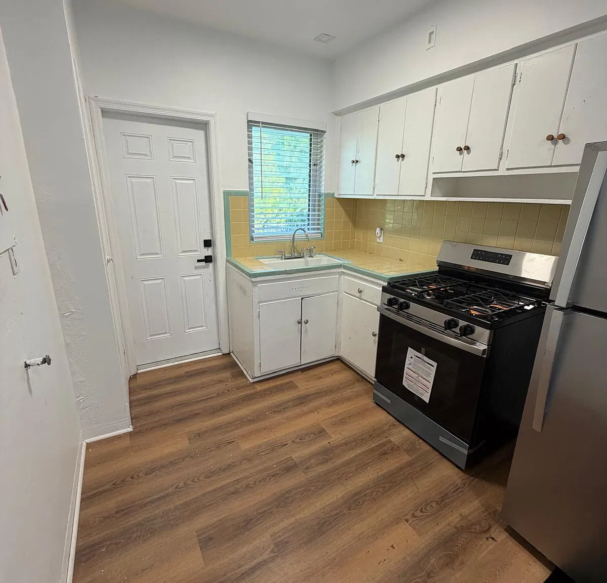 1 bed, 875 sqft, $2,350 — Photo 3